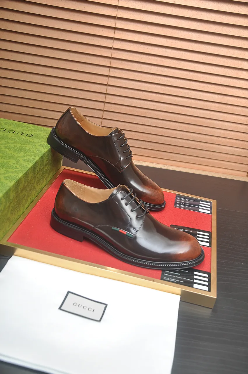Men's shoes💰500💶Italy's top luxury men's shoe giant (GUCCI) (Gucci) (full cowhide lining) new arrival🍃Original European style🔰 Pleasant to the eye😍In order to make the shoes more durable and non-deformable🌀The production continues to follow traditional methods but there is still no lack of innovation💪Choose original sheepskin for the leather♻️ Smooth and natural And extra bright ⭐Made of imported cowhide, the first choice of rich people 38-45 (45 customized)